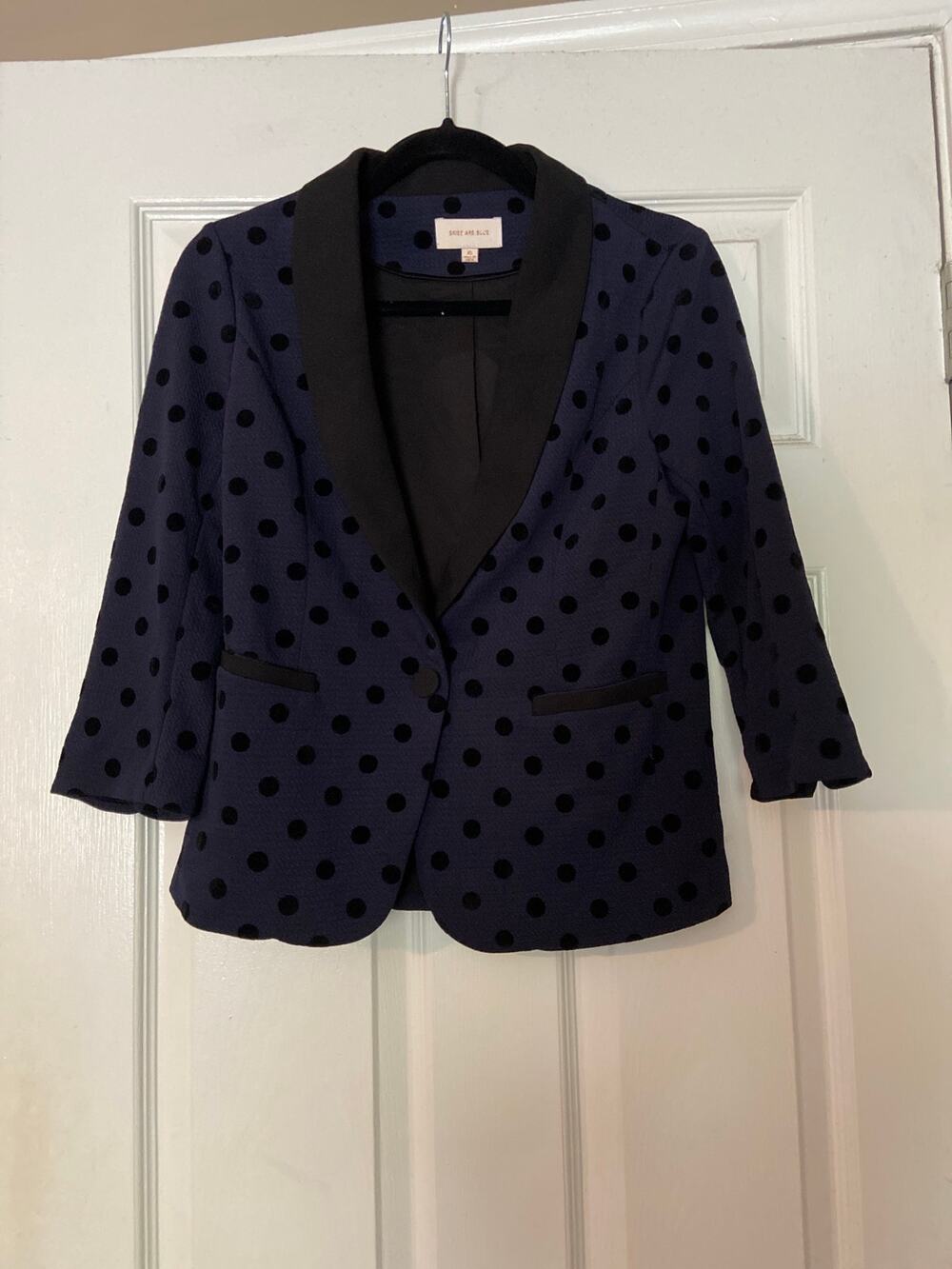 Skies are Blue Blue and back polka dot blazer size XS